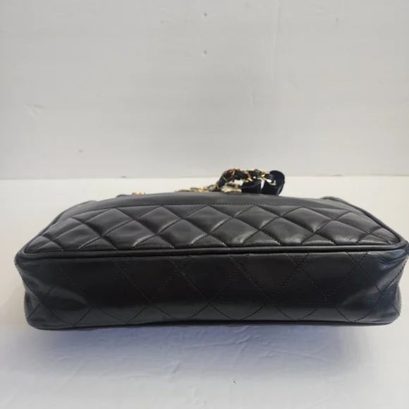 Authentic vintage CHANEL black quilted Matelasse lambskin tote bag with COA - Picture 9 of 16